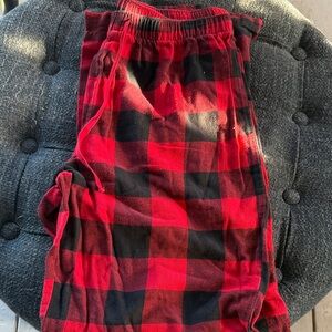 Cozy Woman ‘s Plaid Joggers in Red and Black size sm